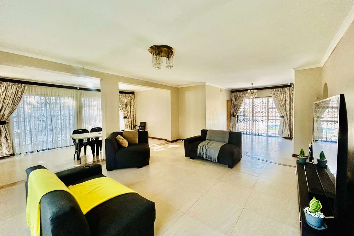 For Sale | The Wolds  | 4 Bedroom 2 Bathroom House - Photo 2