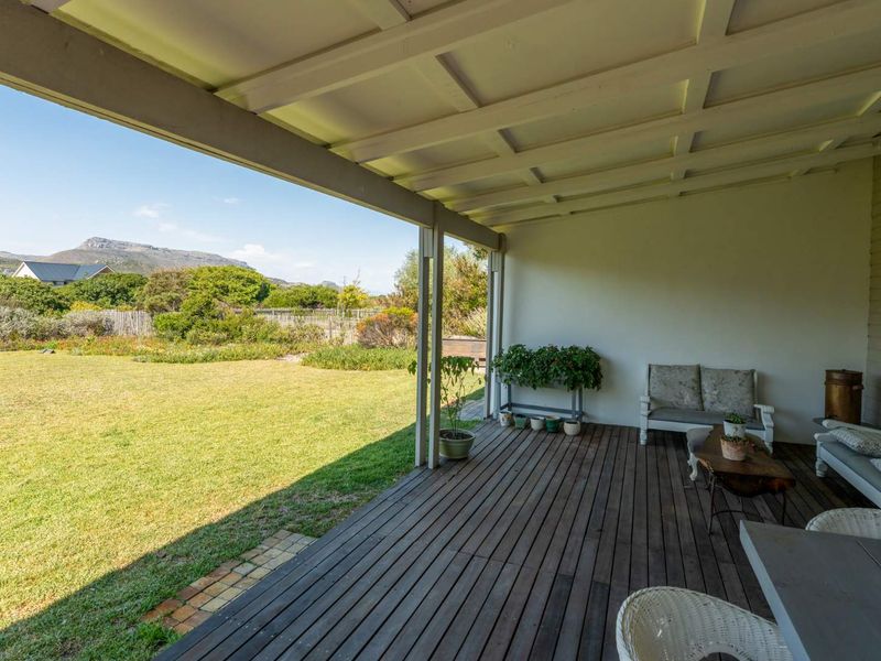 Family Home in Lake Michelle Eco Estate - Photo 6