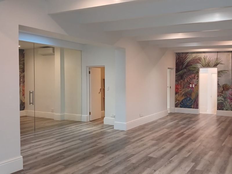 Prime Constantia 95 sqm Office with potential Rental Offset. - Photo 8