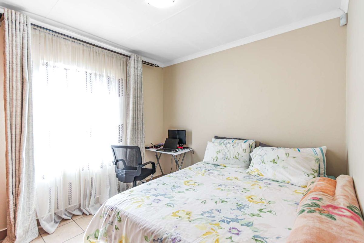 3 Bedroom House In A Secure Estate - Photo 3