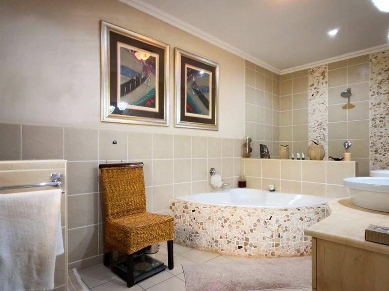 Own this retreat close to Hartbeespoort Dam - Photo 10