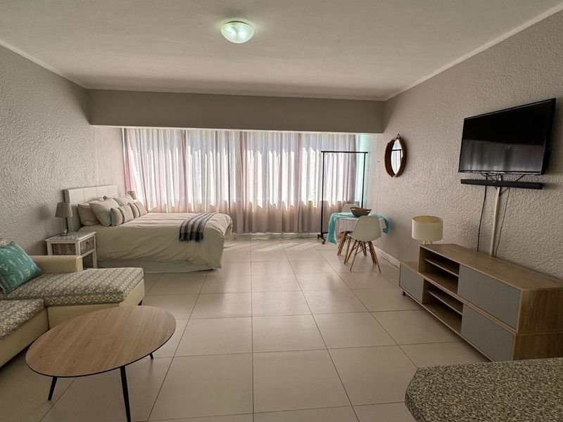 Spacious furnished STUDIO apartment with large shower, street parking - Photo 2