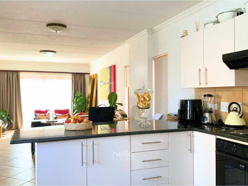 Two Bedroom townhouse to let - Photo 5