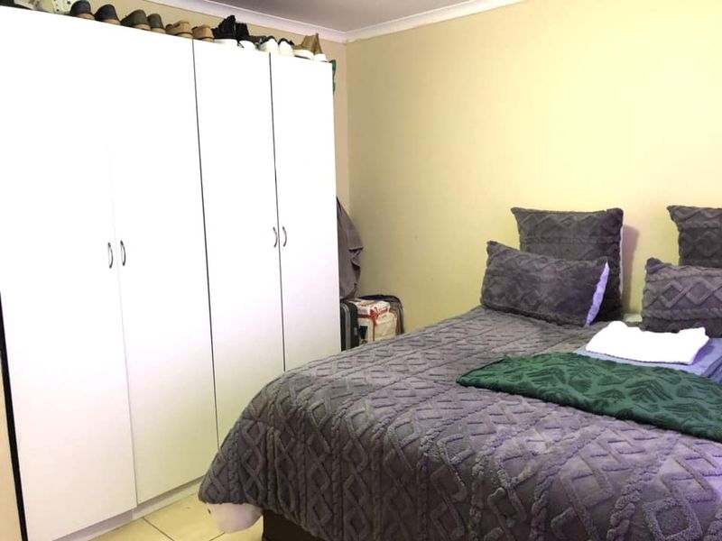 2 Bedroom Apartment For Sale in Otjomuise - Photo 5