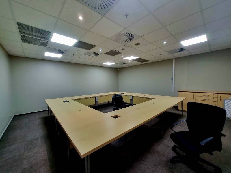 High-Spec 5,255m2 Industrial Property with Expansion Potential | 80% Tenanted - Photo 6