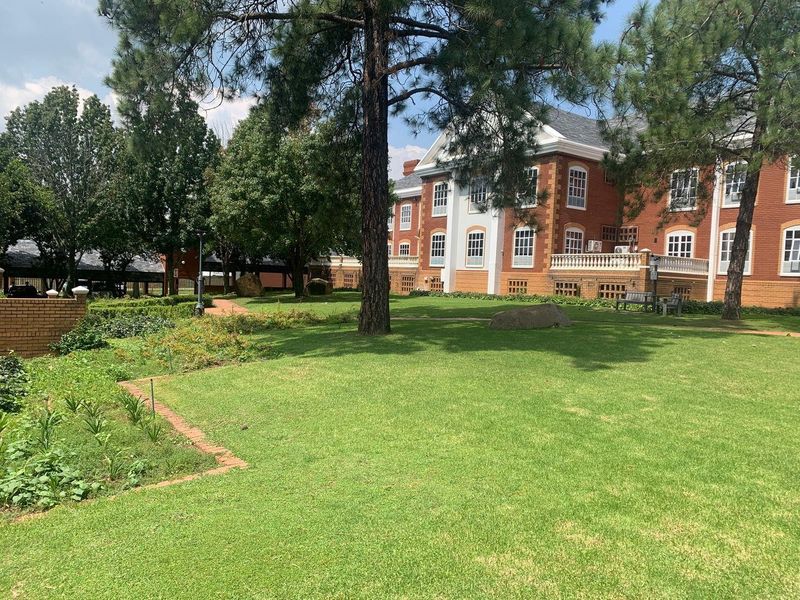 202m2 Bryanston Office To Let - Photo 2