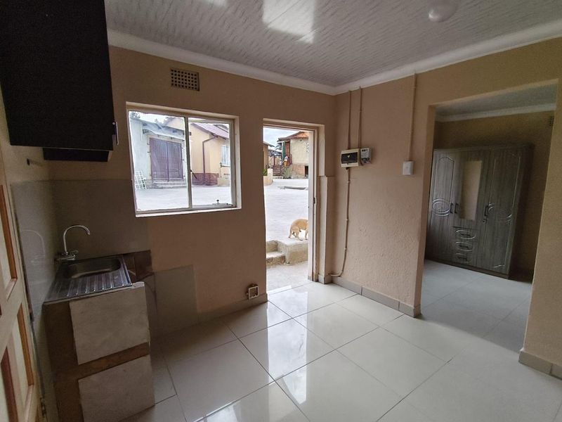 1 bedroom garden cottage in Maraisburg - Photo 2