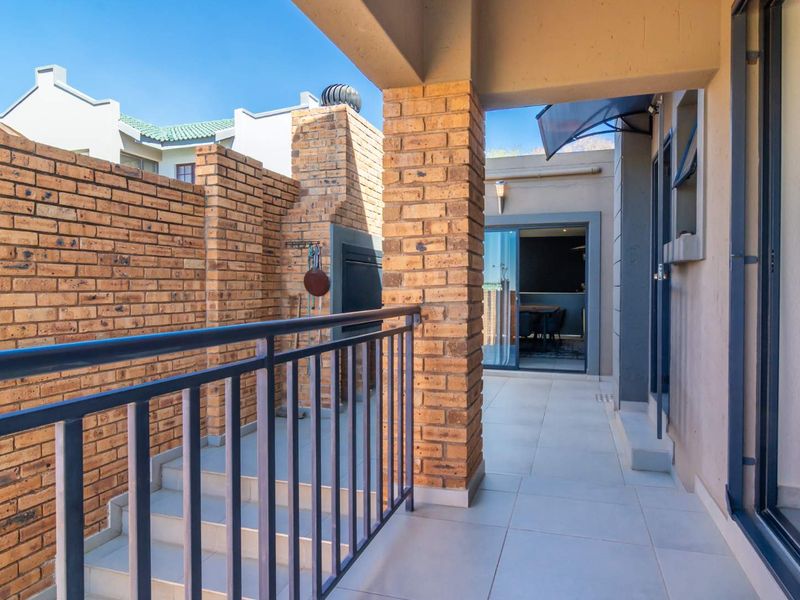 Luxury living with panoramic views `and versatile spaces - Photo 9