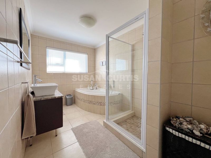 ONE LEVEL RETIREMENT HOME - Photo 7