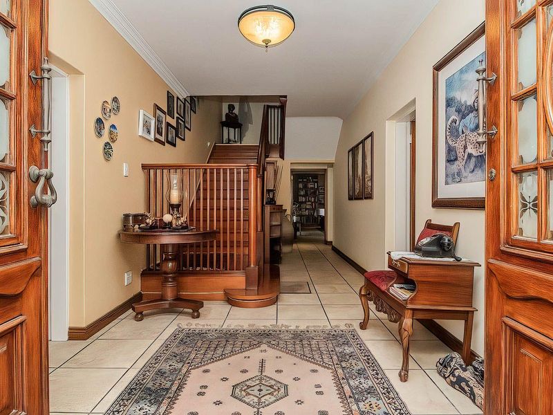 Secluded Luxury Home with Stunning Bird Sanctuary Views - Photo 3