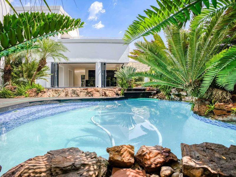 4 Bedroom House for Sale in Dainfern Golf Estate - Photo 2