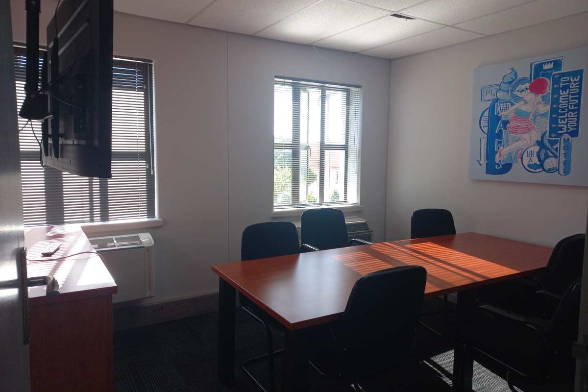 Offices within professional business park, available November! - Photo 3