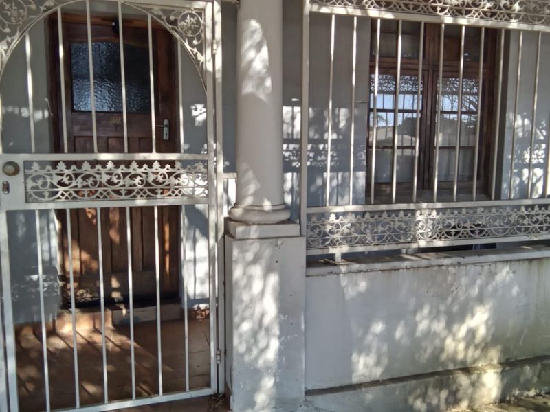 Exceptional Value in Newlands – Family Home with Flatlet, Pool & Dual Entrances! - Photo 4