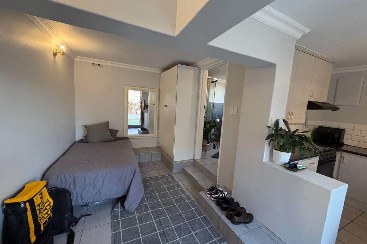 Furnished Bachelor Apartment - Photo 5