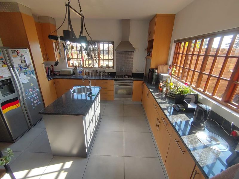 Rare Smallholding Investment with Multiple Accommodation Units and Strong Rental Potential - Photo 10