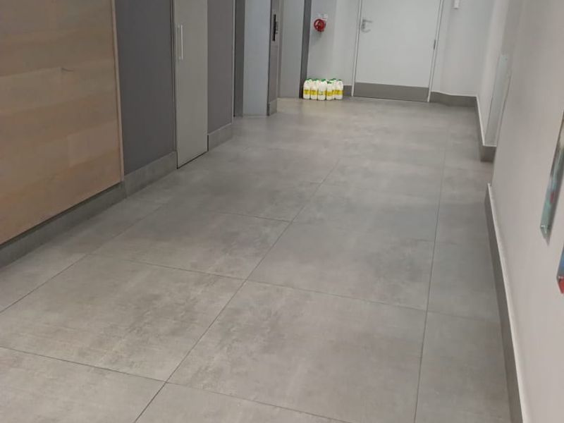 Centrally Located 534sqm Office with Security & Fiber - Photo 2