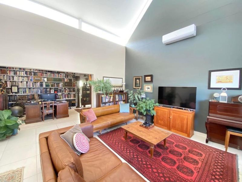 4 Bedroom House For Sale in Elisenheim - Photo 8