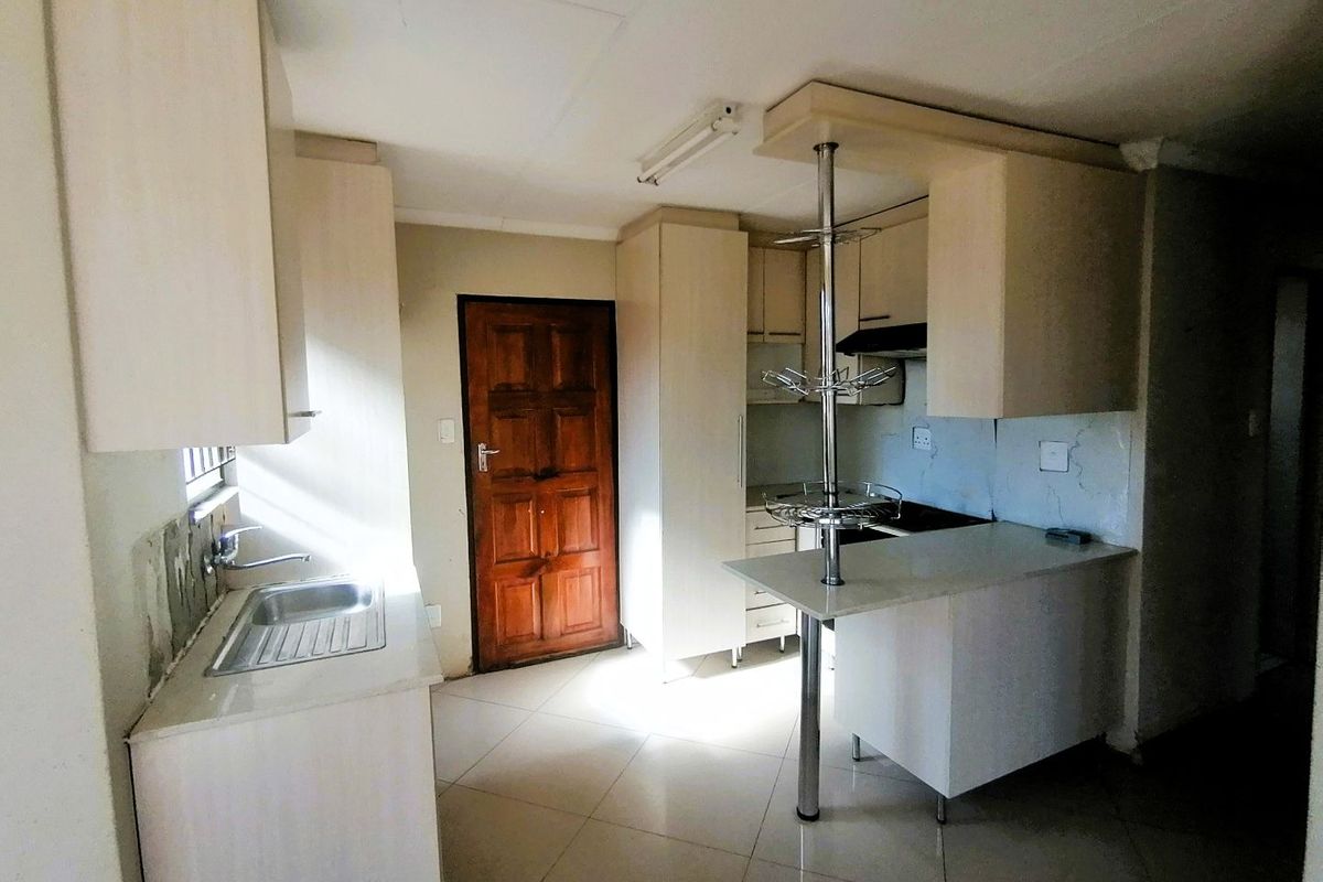 Charming 3-Bedroom Family Home in a Welcoming Township - Photo 3