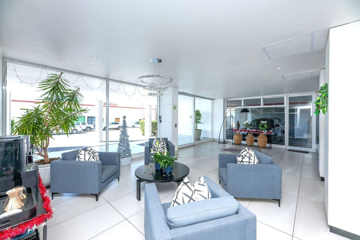 Make an offer on most sought after 2 Bedrooms on the Beach Front Sea Point - Photo 2