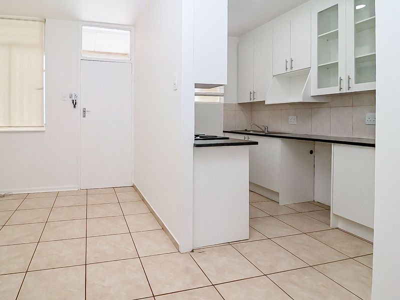 Renovated One Bedroom Apartment! - Photo 2