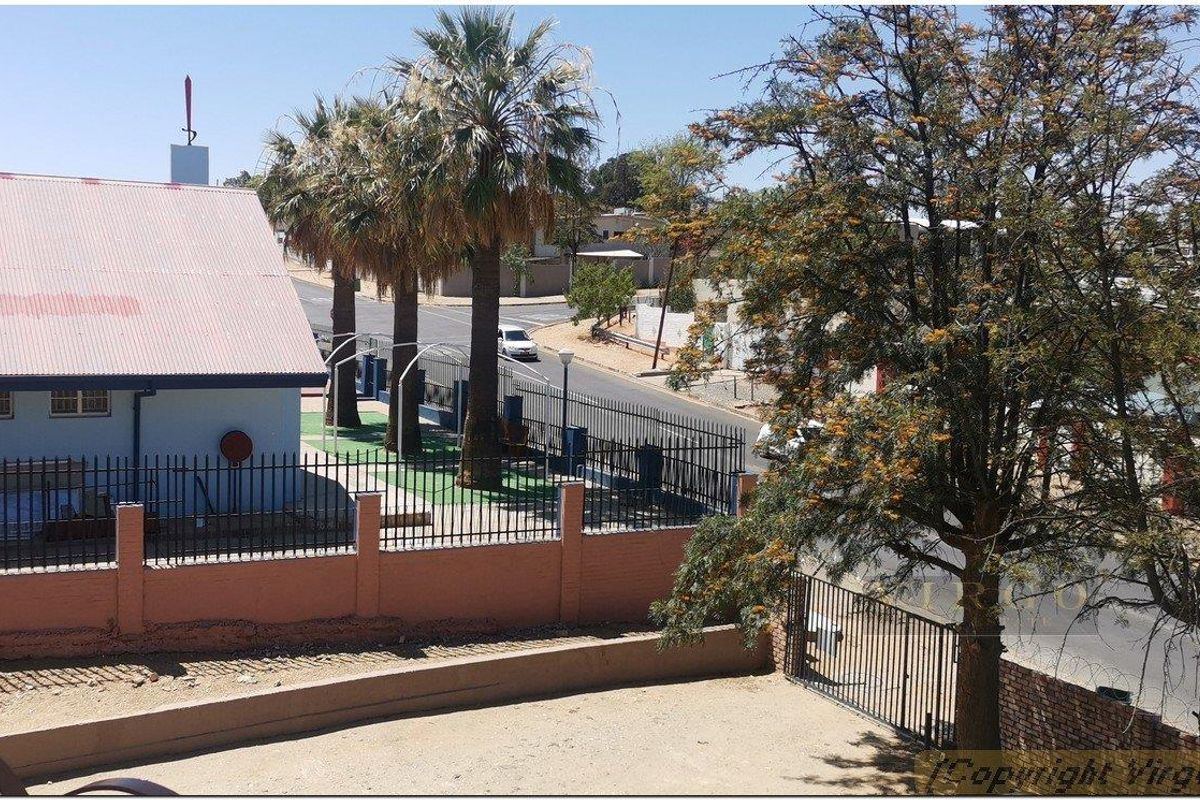 COZY 2 BEDROOM 1ST FLOOR APARTMENT FOR SALE IN WINDHOEK WEST: PASTEURHOF - Photo 2