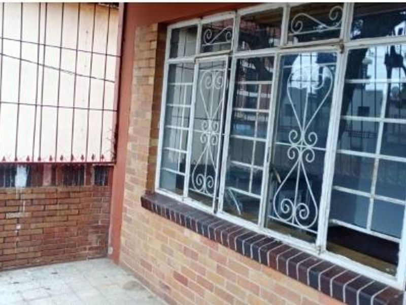 Two-Bedroom Apartment To Let - Photo 8