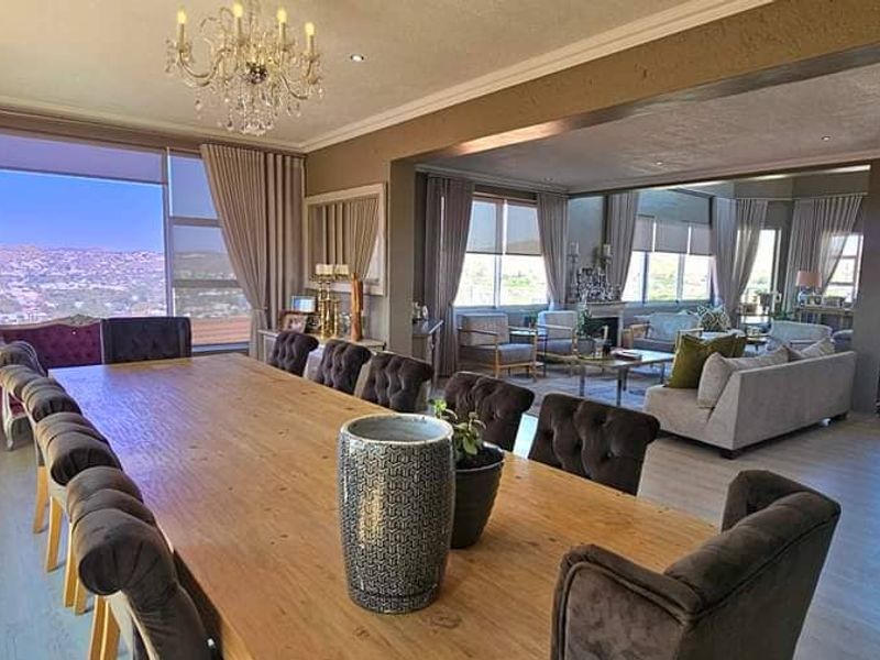 Where Convenience Meets Luxury - Photo 7