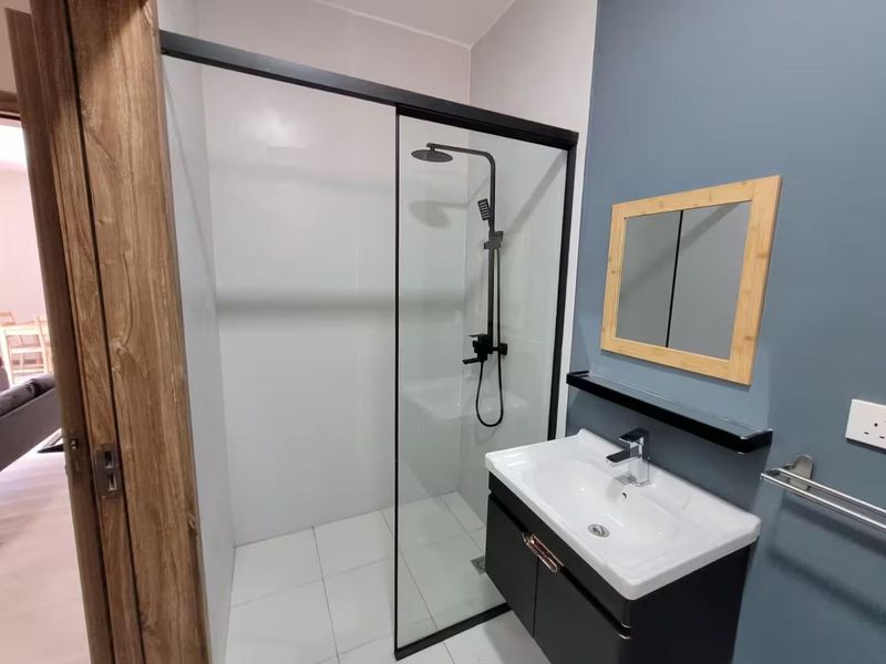 RS 8,3m | Turnkey Investment – Brand-New 2-Bedroom in Flic en Flac - Photo 10