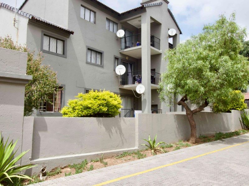 Spacious 2Bedroom 2 Bathroom apartment - Photo 3