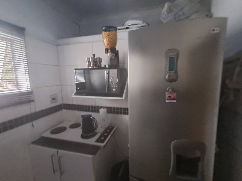 An Apartment  In Pretoria West - Photo 7