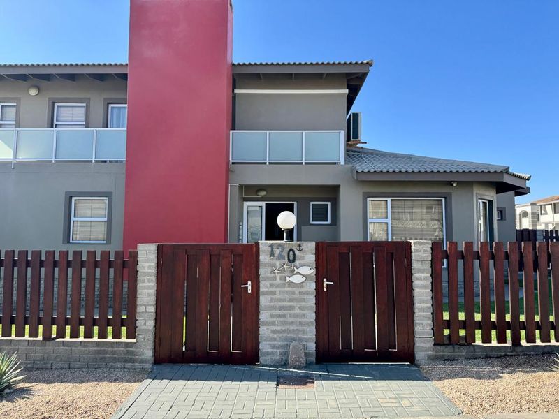 A quiet family home in mile 4 - Photo 3