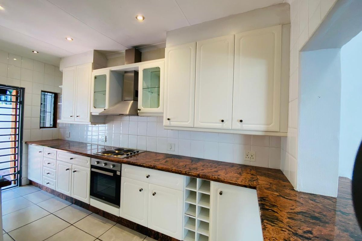 3 Bedroom Townhouse in Secure Estate Morningside - Photo 2
