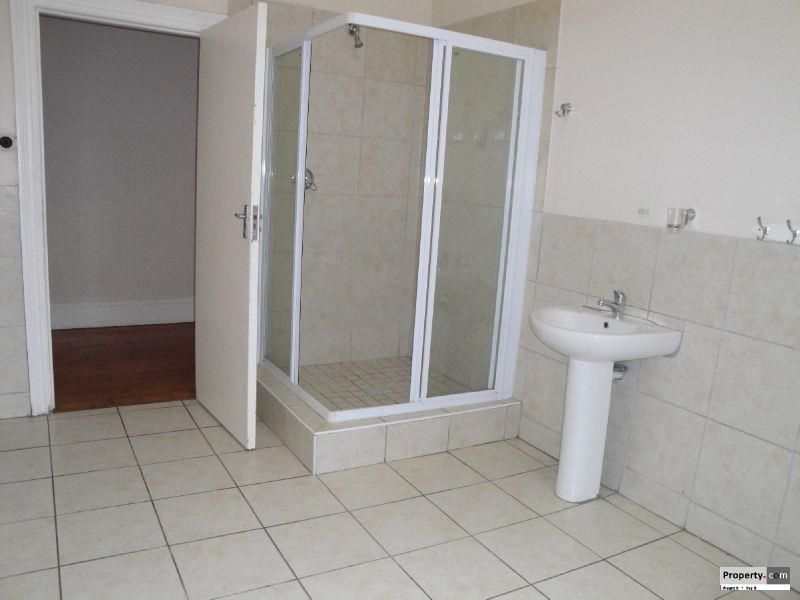 4 bedrooms Home in SYDENHAM - Photo 9