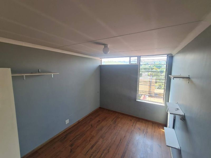 2 Bedroom to rent in Lynnwood Manor - Photo 9