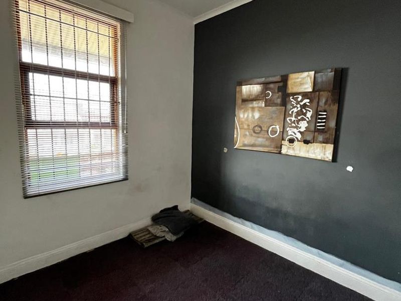 Comfortable & Secure 2 Bedroom Home for Rent - Photo 3