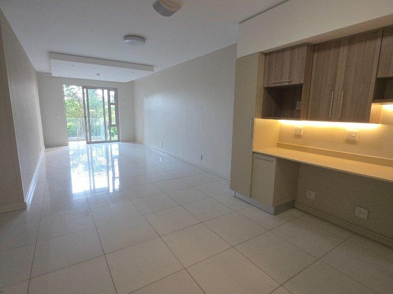 STUPENDOUS 2 BED ULTRA MODERN APARTMENT IN THE ICONIC TYRWHITT COMPLEX - Photo 4
