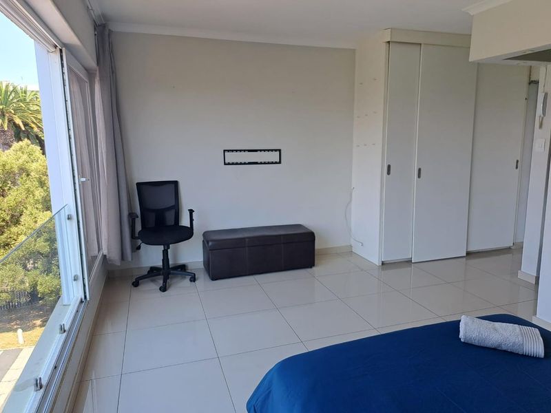Partially furnished studio apartment - Photo 4