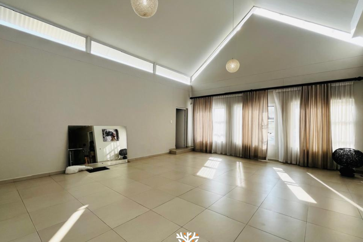 Family Home For Sale | Elisenheim | N$2 925 000 - Photo 2