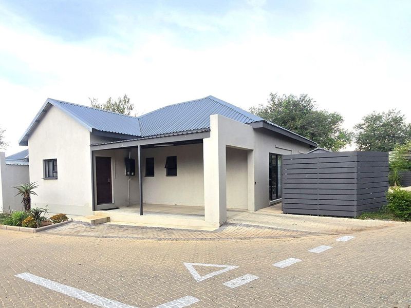 Exclusive Double Stand – One of a Kind in Zandspruit Valley - Photo 2