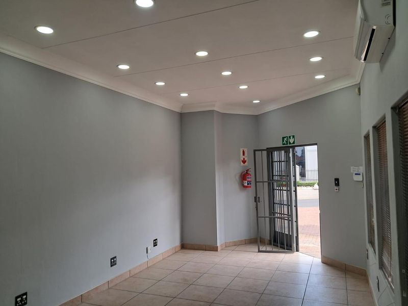 Prime Commercial Office Space in a Strategic Business Location - Photo 2