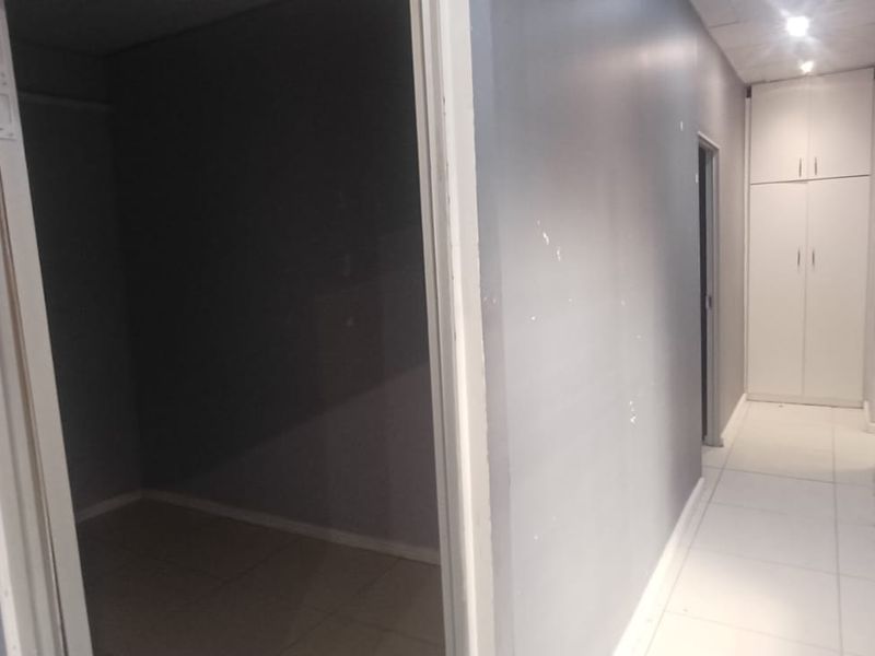 TO LET | Ground Floor Commercial Space - Photo 2