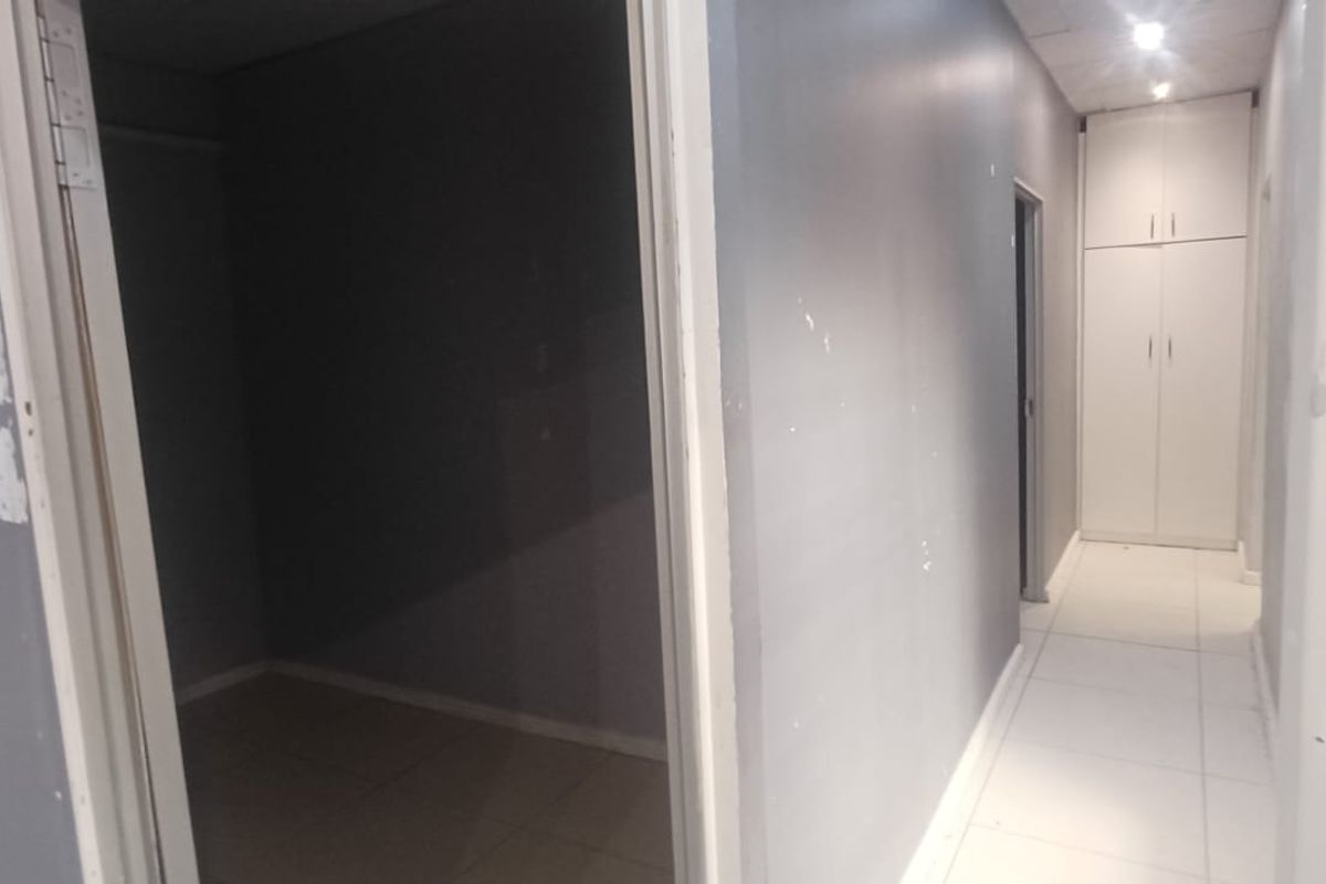 TO LET | Ground Floor Commercial Space - Photo 2