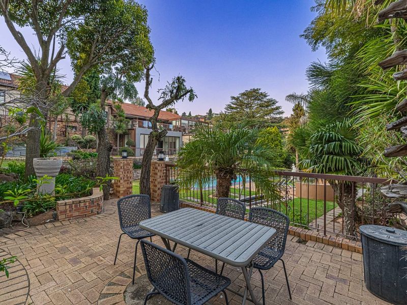 Luxury Family Home with Spectacular Panoramic Views in Glenvista - Photo 6