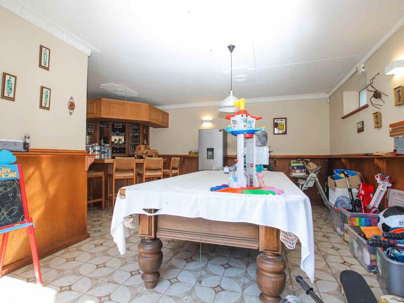 Welcome to your five bedroom dream home - Photo 10