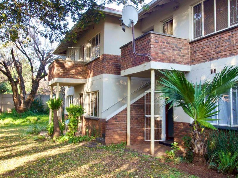 Spacious 1 bedroom, ground floor unit. - Photo 4