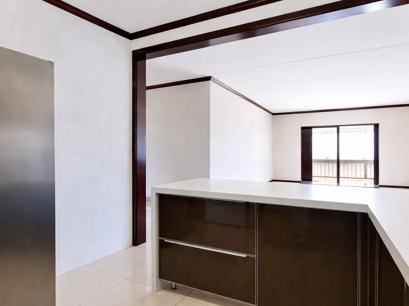 A Luxury 3 bed Apartment - Photo 6