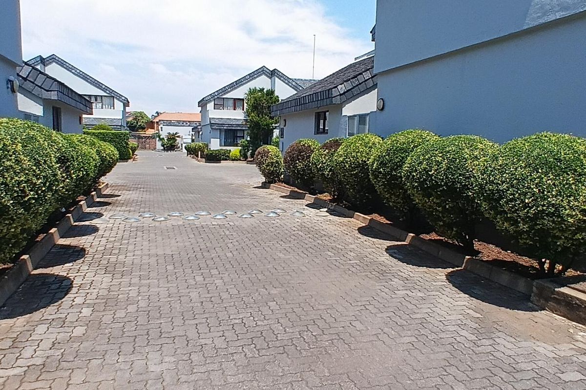 Lock-Up-and-Go Living: Ideal for Investors & First-Time Buyers! - Photo 5