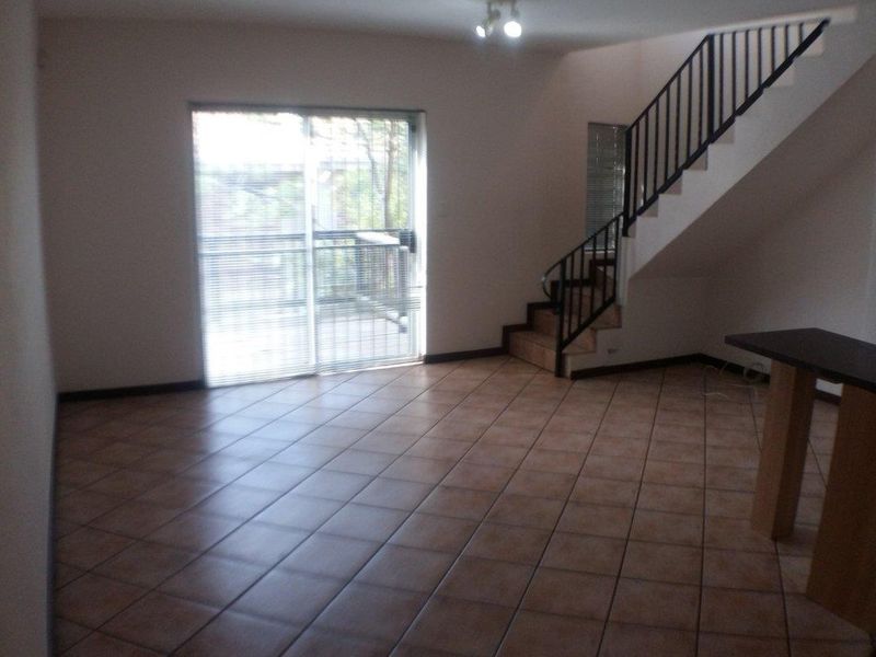 Modern 2-Bedroom Duplex Townhouse in La Montagne - Photo 4