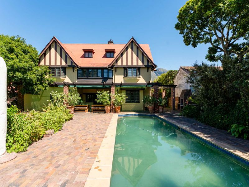 Character, Charm & Endless Potential in Prime Rondebosch - Photo 2