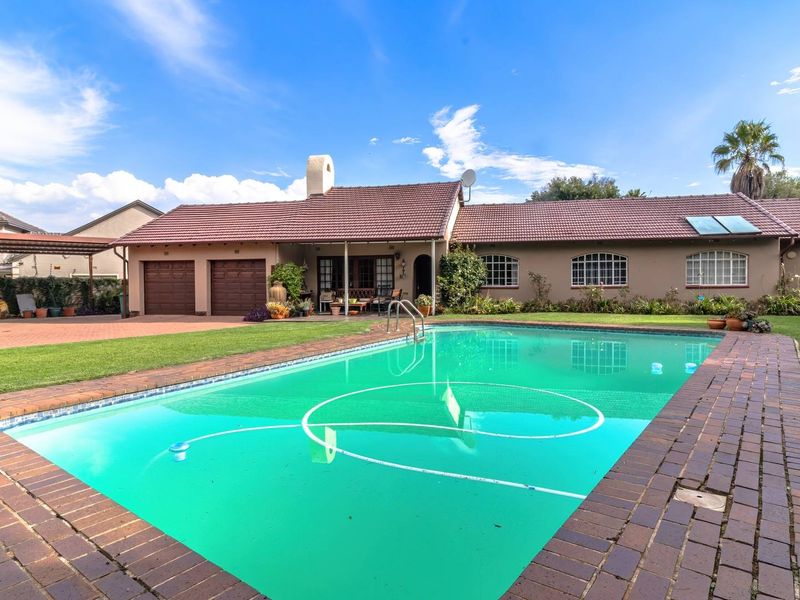 Charming Family Home with Income Generating Opportunities - Photo 3